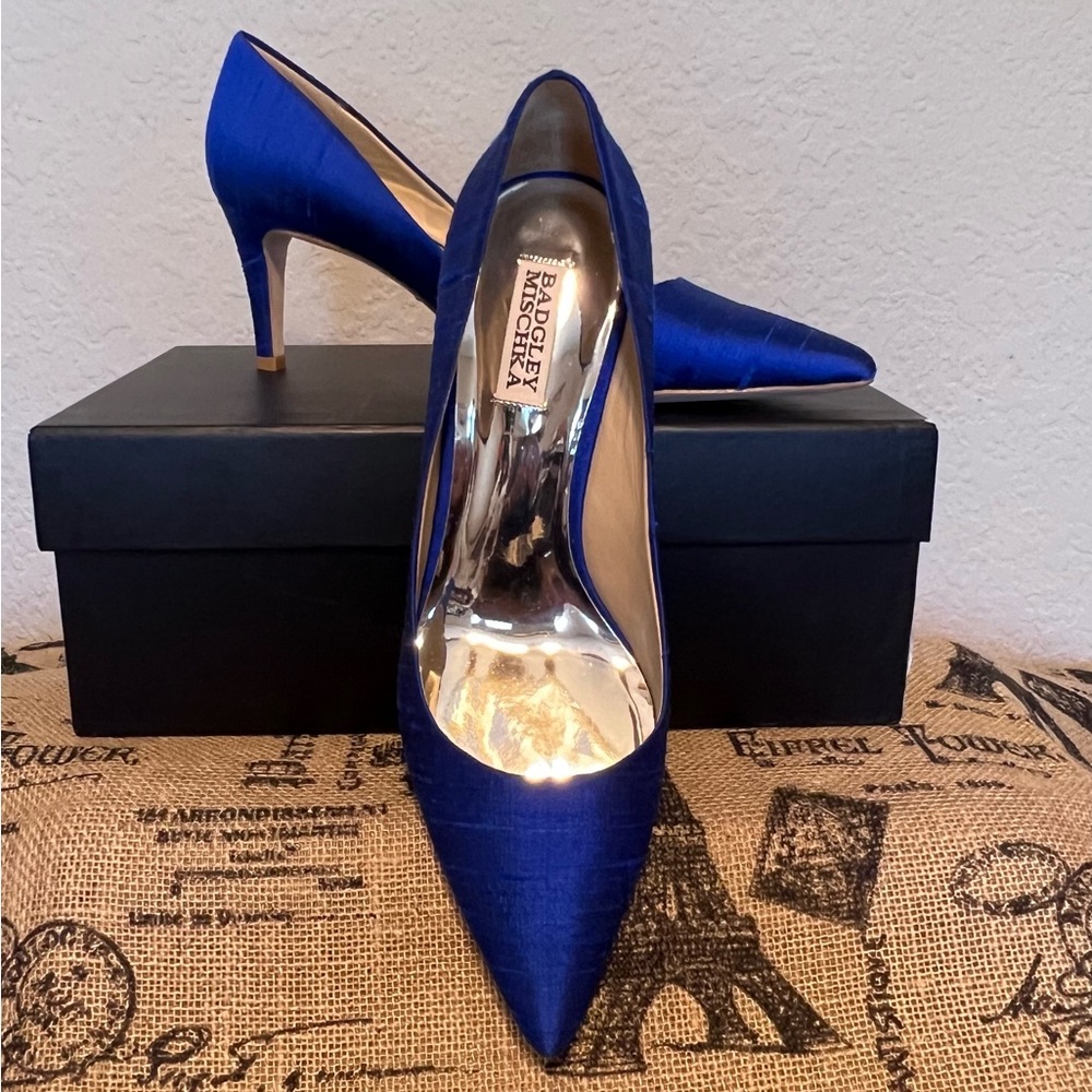 NIB BADGLEY MISCHKA Textured Pump